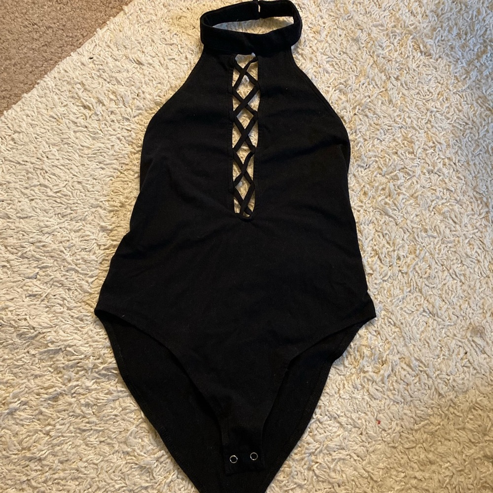 Forever 21 Lace-Up Bodysuit Size M - pre-owned in great condition!